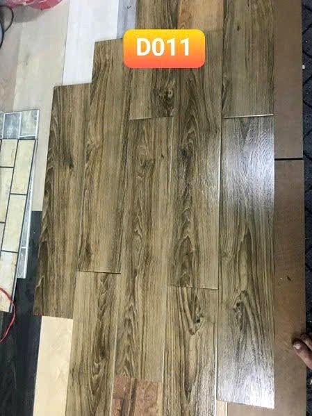 Gạch vân gỗ Trung Quốc D011 15x80