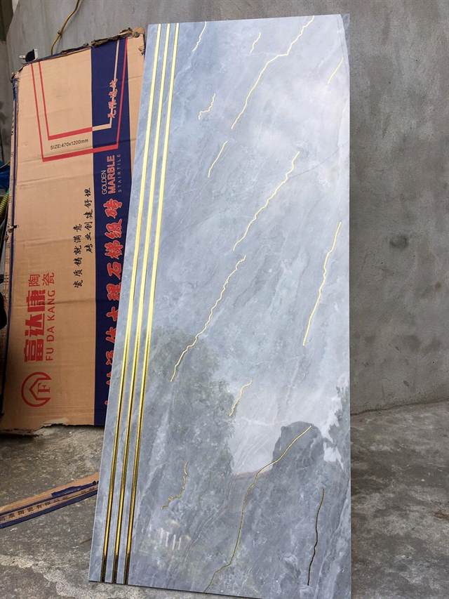Gạch ốp cầu thang QH51efa